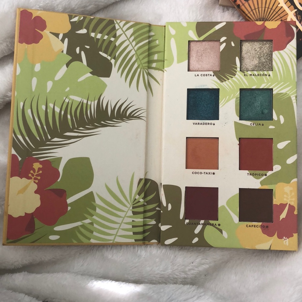 Eyeshadow - Picture 2 of 2